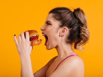 CÓMO UNA HAMBURGUESA PUEDE AYUDARTE A ADELGAZAR?